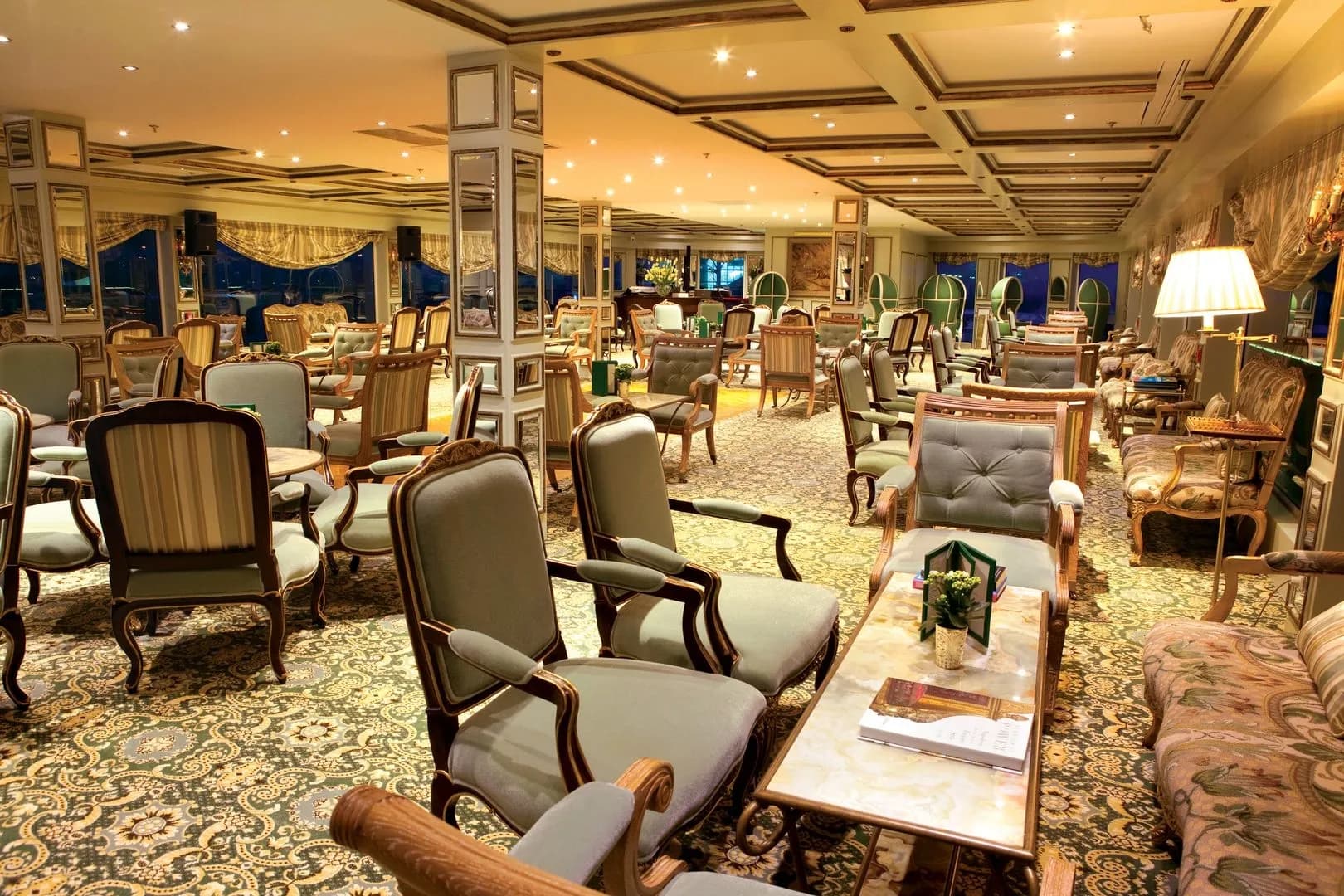 寰宇安托瓦內特號 5