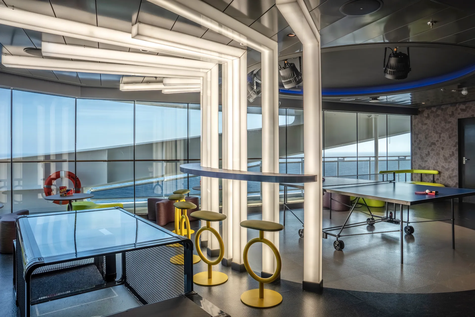 青少年俱樂部（15-17 歲） 2