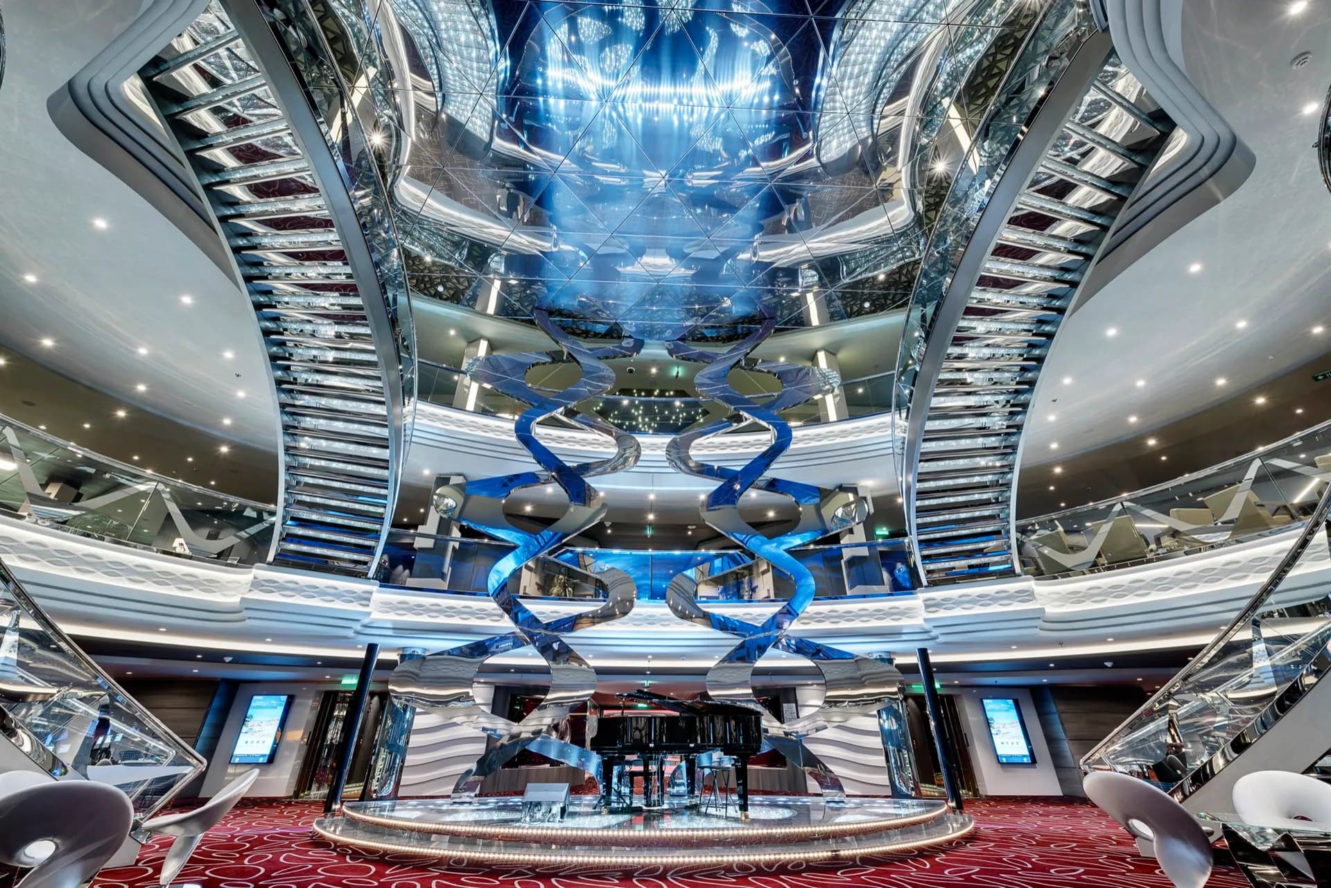 Infinity Bar & Atrium 無限酒吧與中庭 3