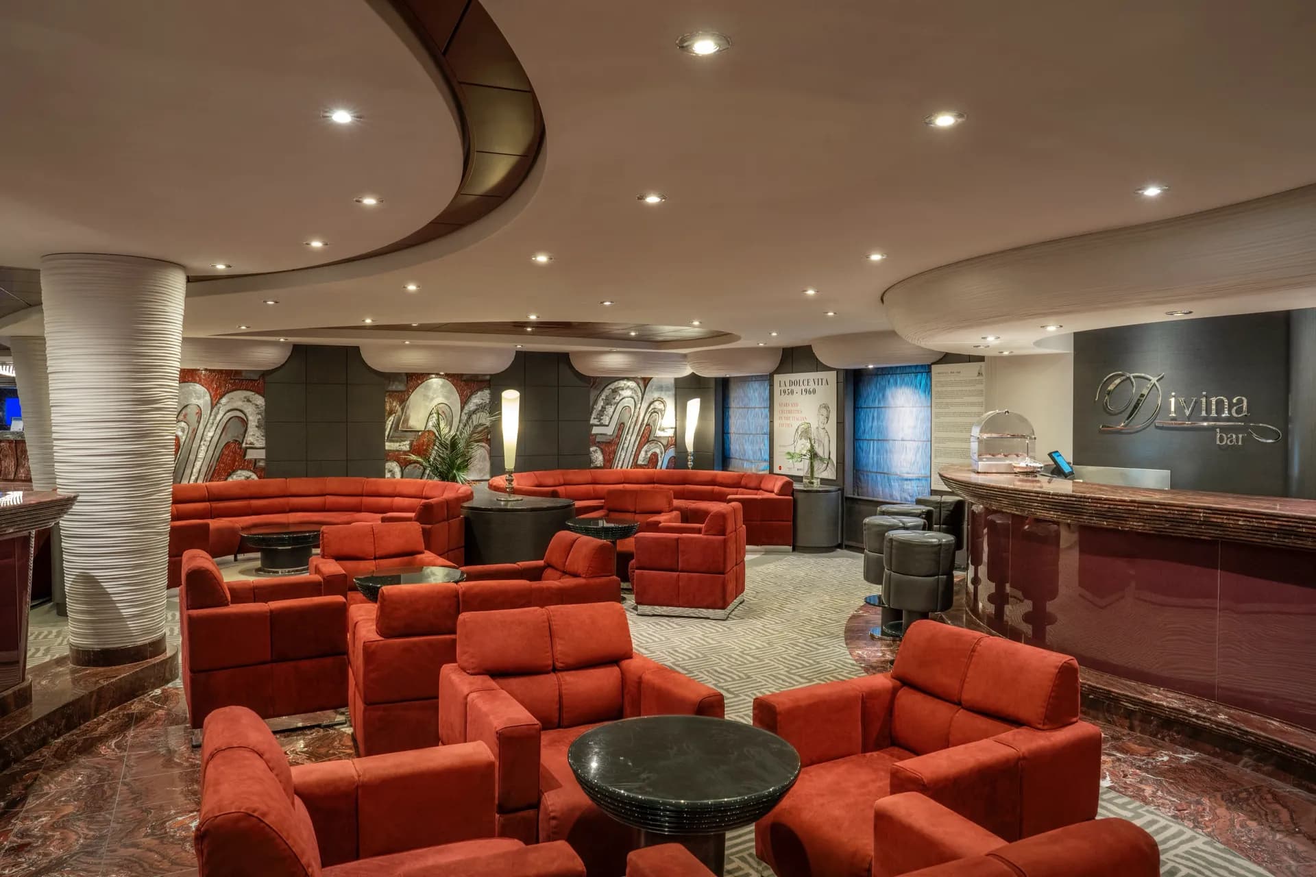 MSC Divina 酒吧 2