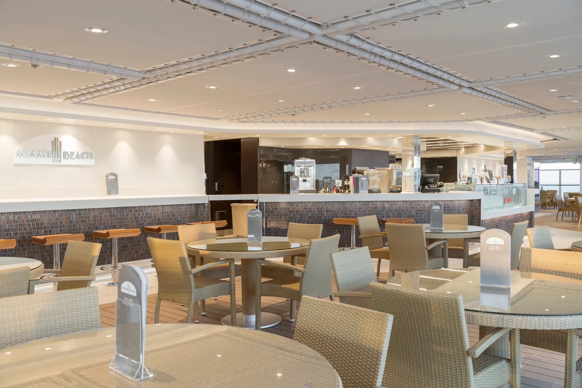 Miami Beach 酒吧 2