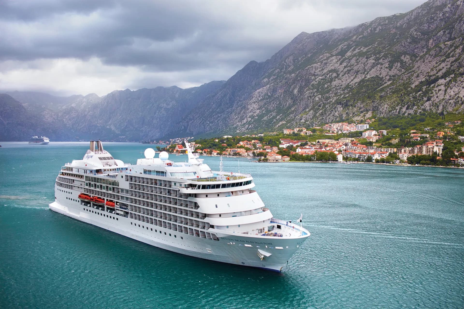 七海領航者號 — 麗晶七海郵輪