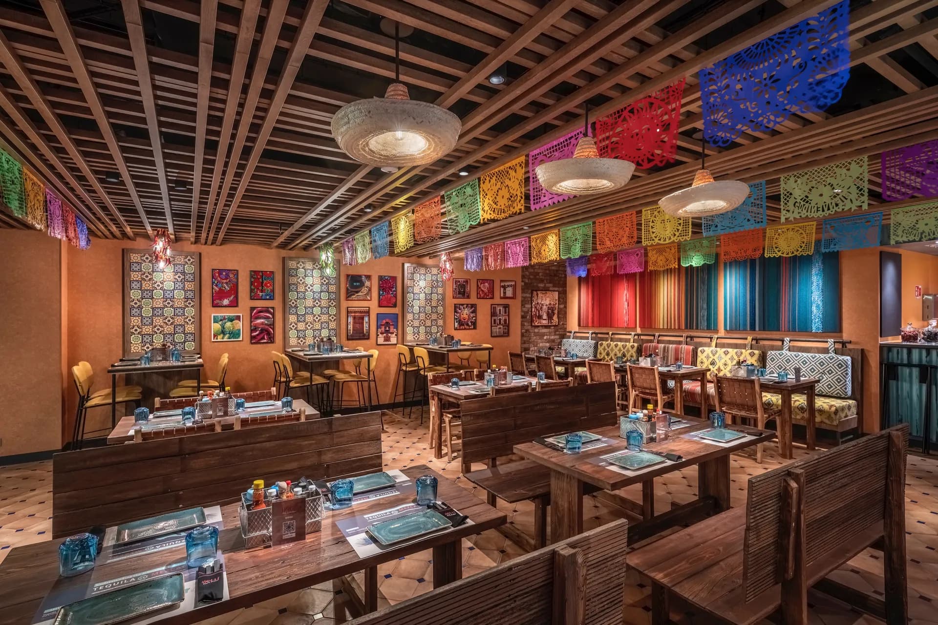 HOLA! Tacos Cantina 墨西哥小吃餐廳 1