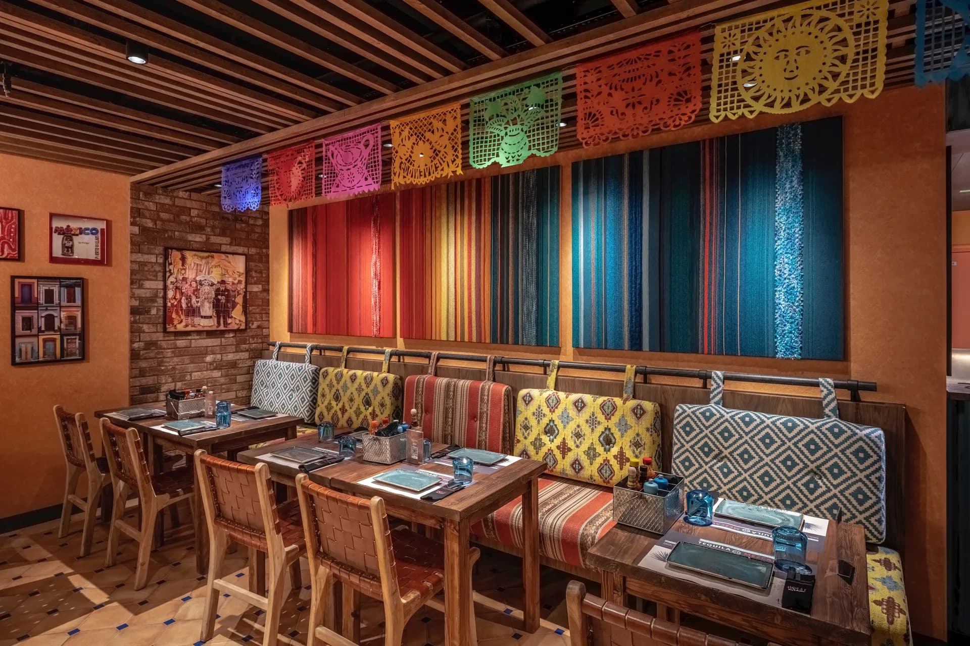 HOLA! Tacos Cantina 墨西哥小吃餐廳 3