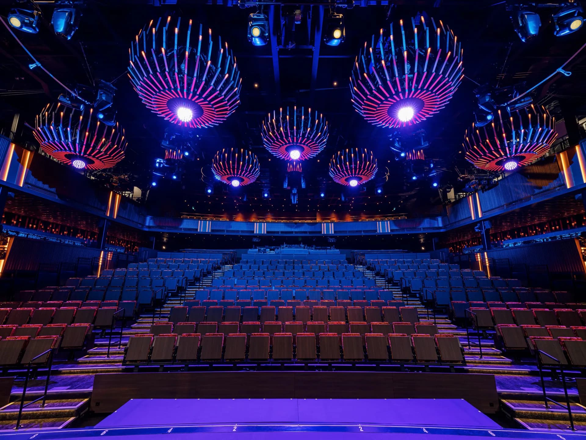 Aqua 劇院與俱樂部 4