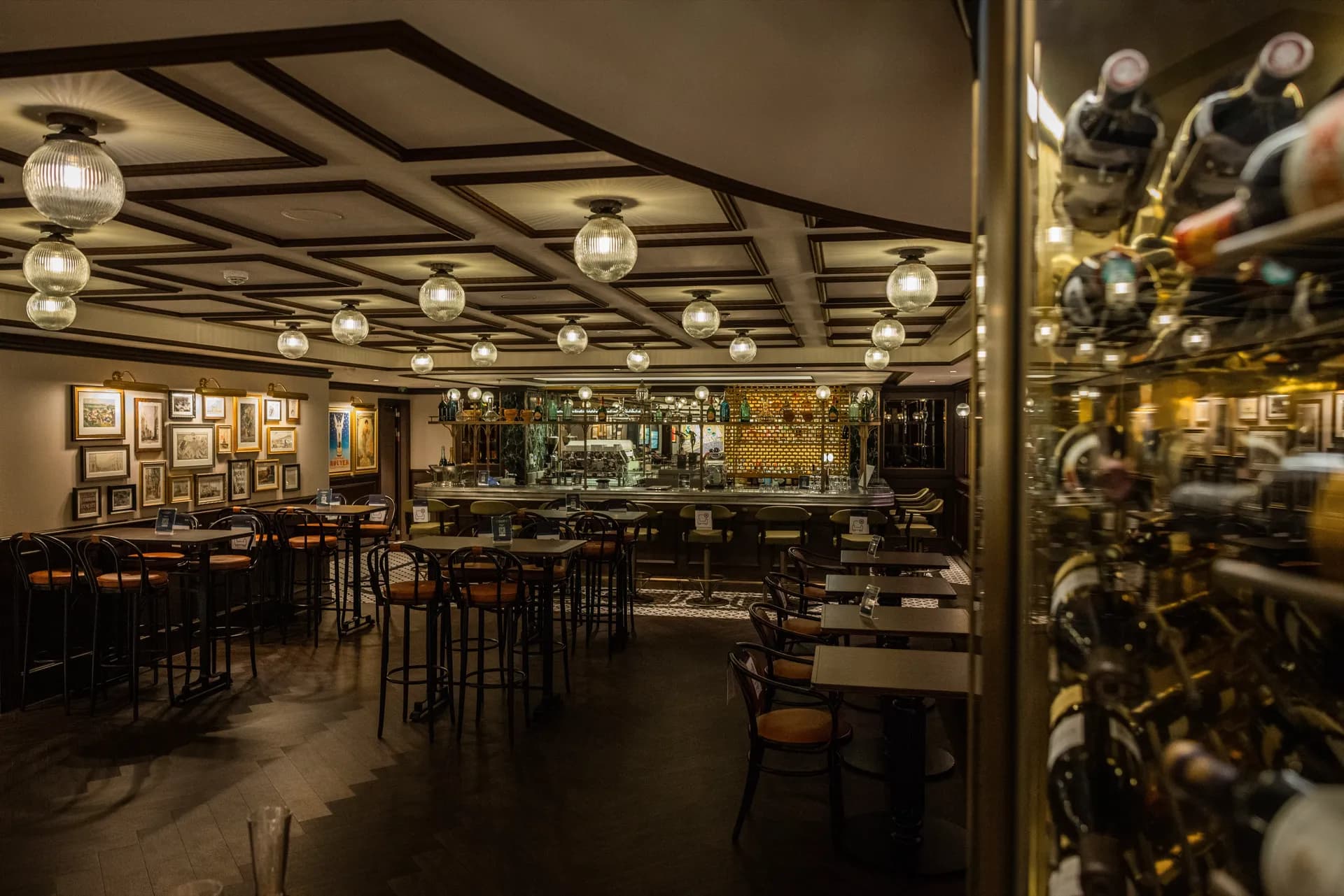 L'Atelier Bar & Art 藝術酒吧 8