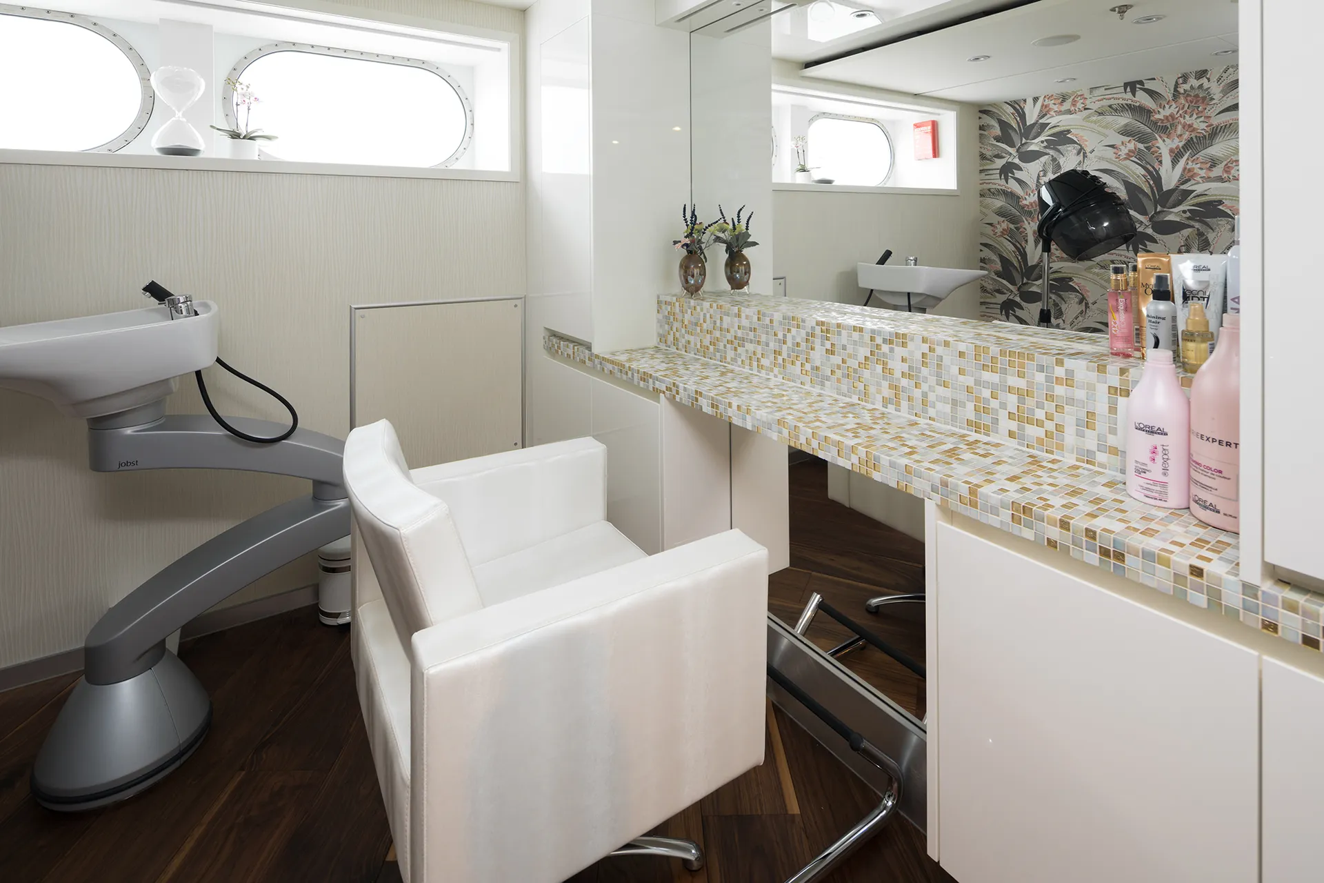 按摩與美髮沙龍 2