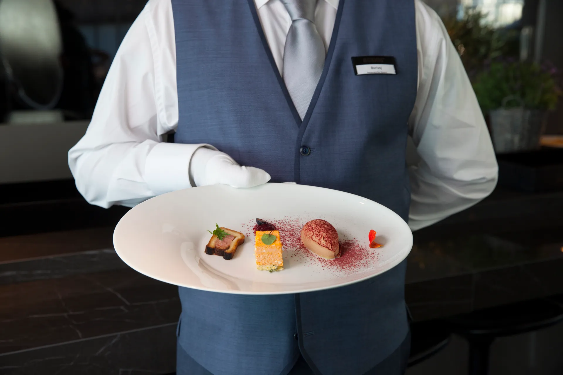 Table La Rive 河畔餐桌 3