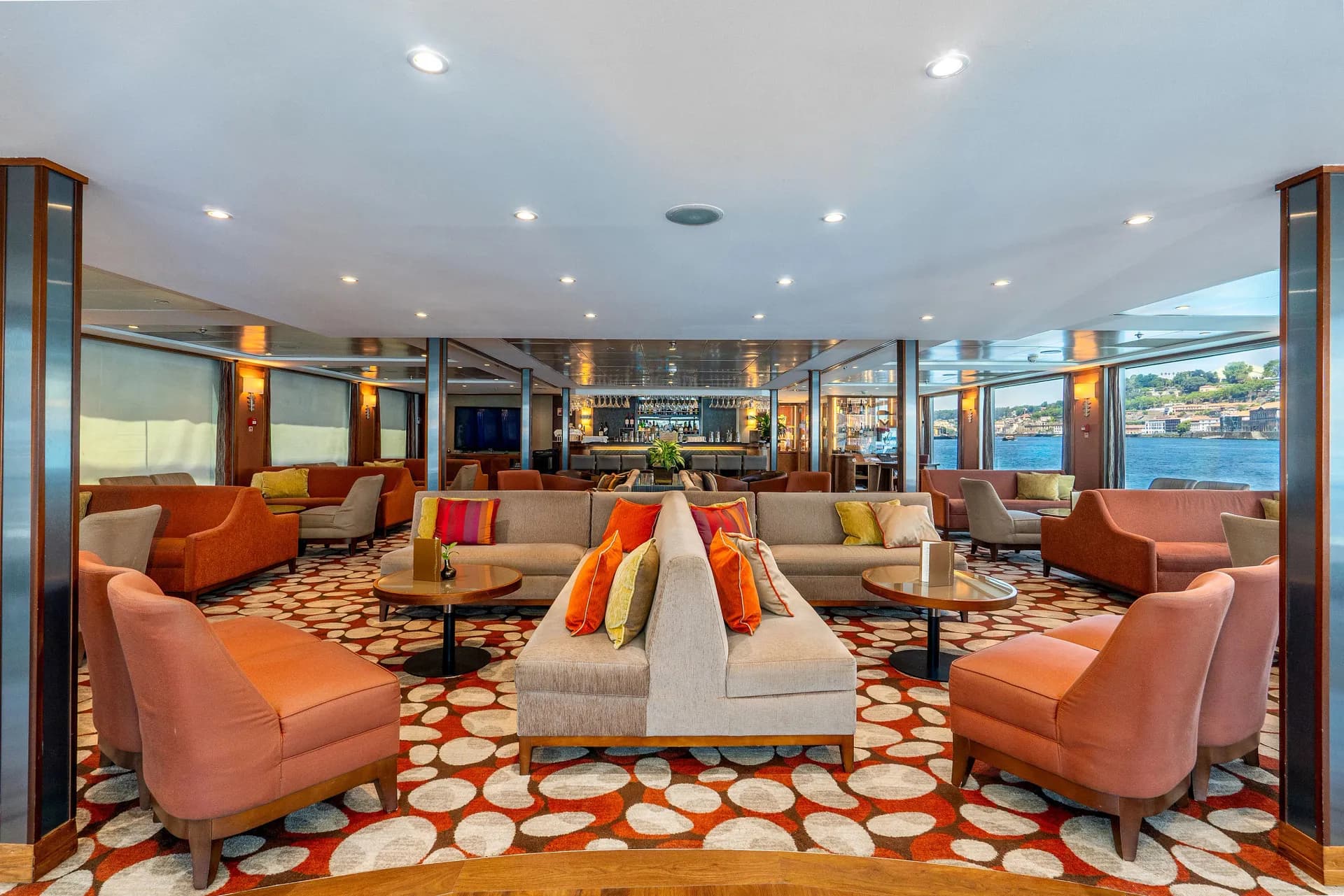 主酒廊與酒吧 1