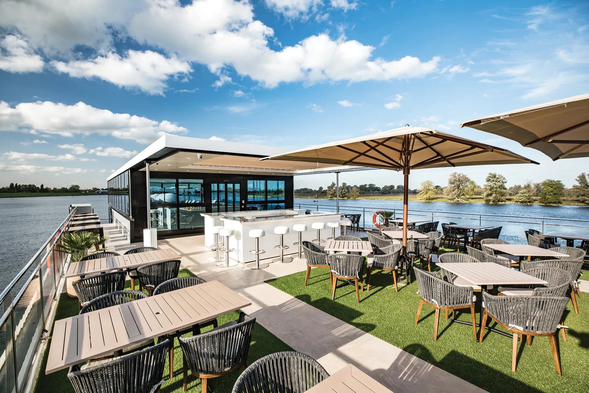 頂層甲板酒吧 1