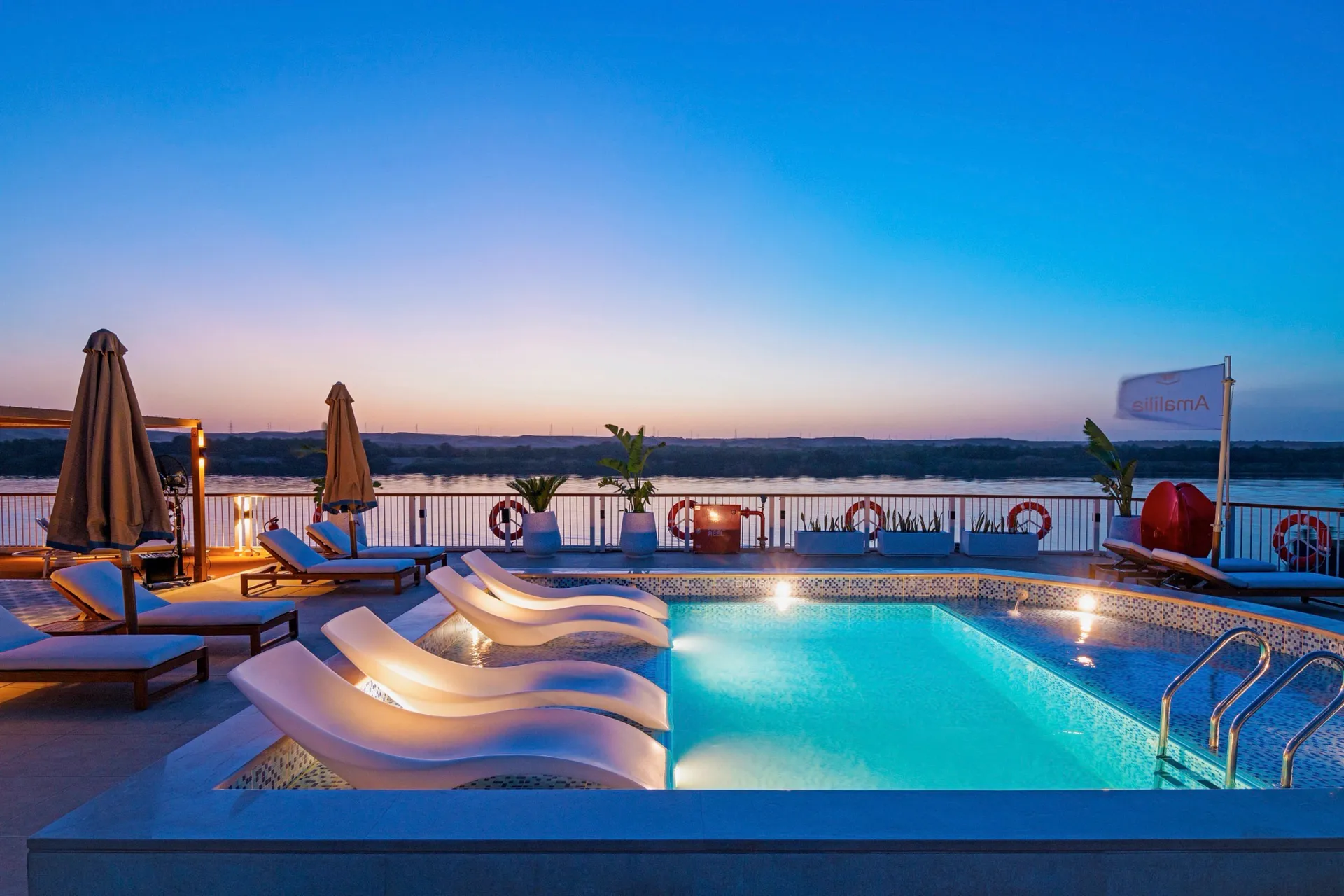 日光甲板泳池 2