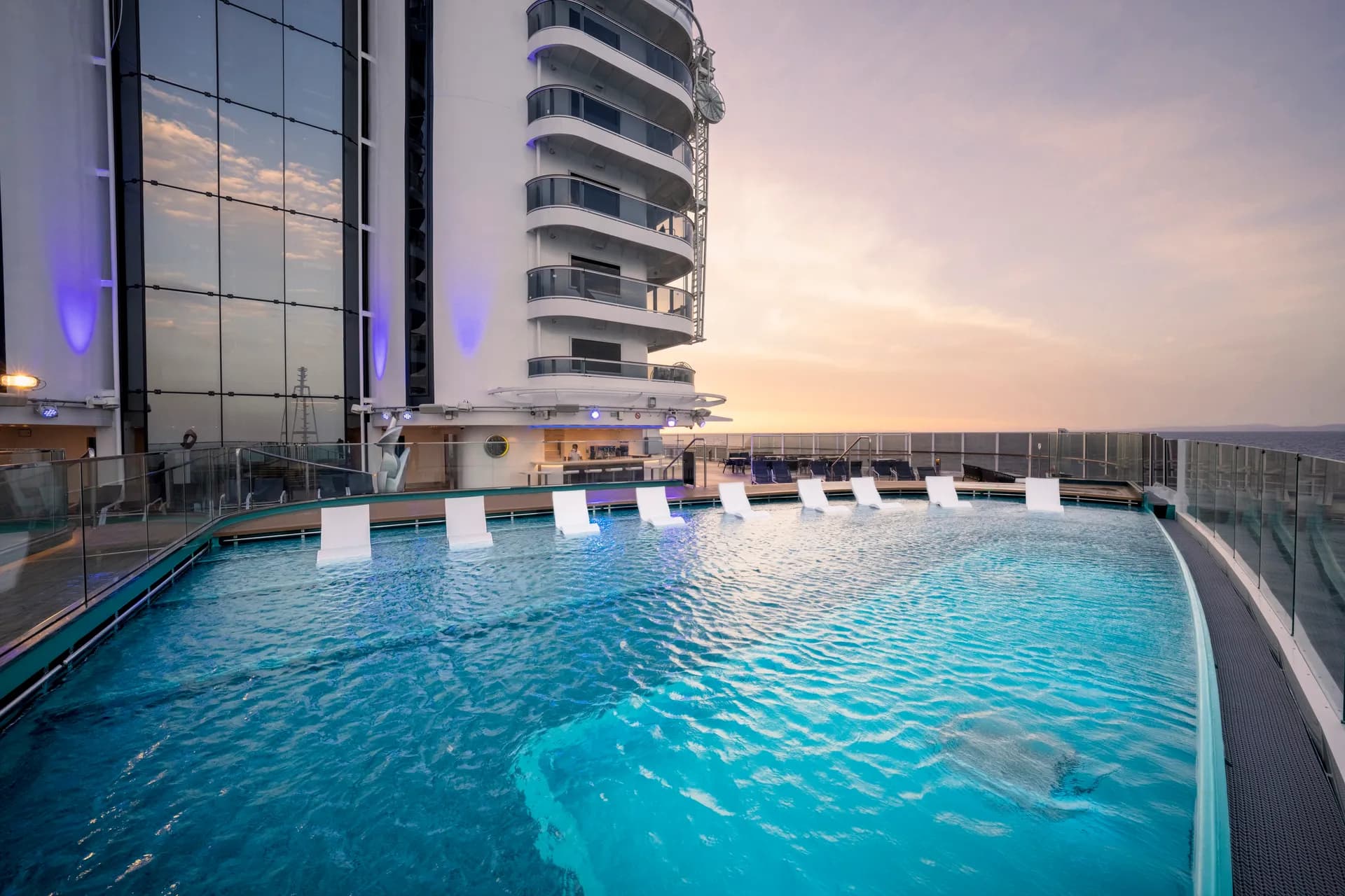 無邊際泳池與漩渦池 3