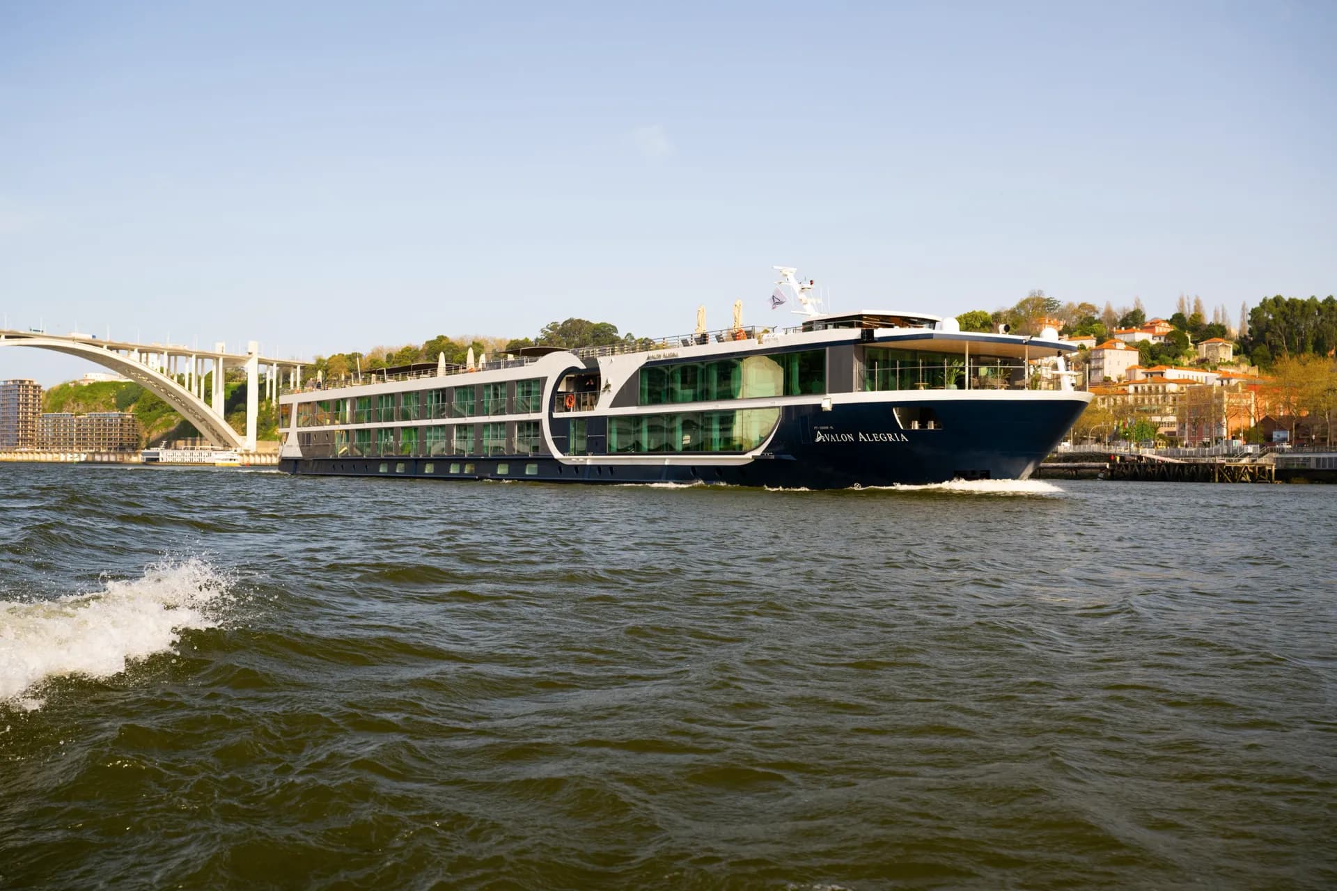 亞法隆歡悅號 — 艾凡隆河輪