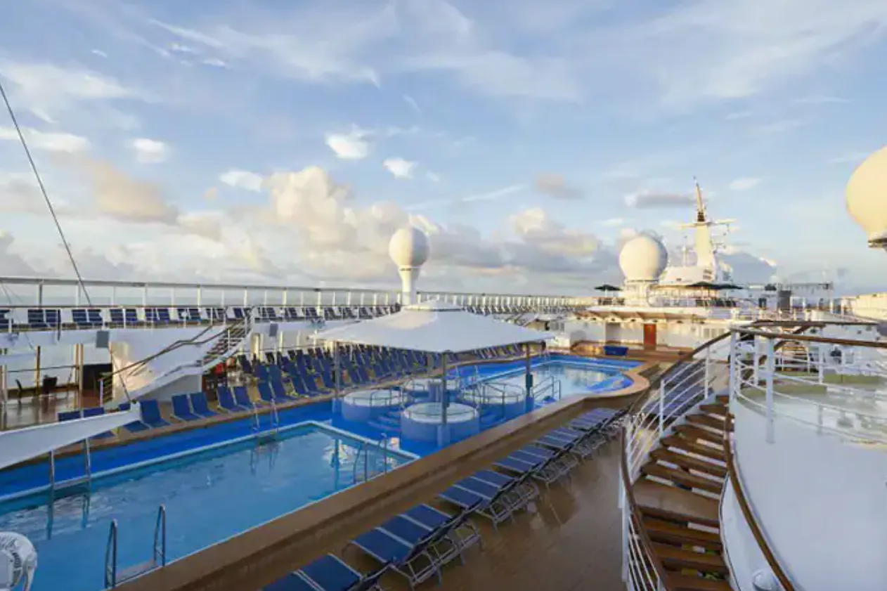 諾唯真太陽號 16