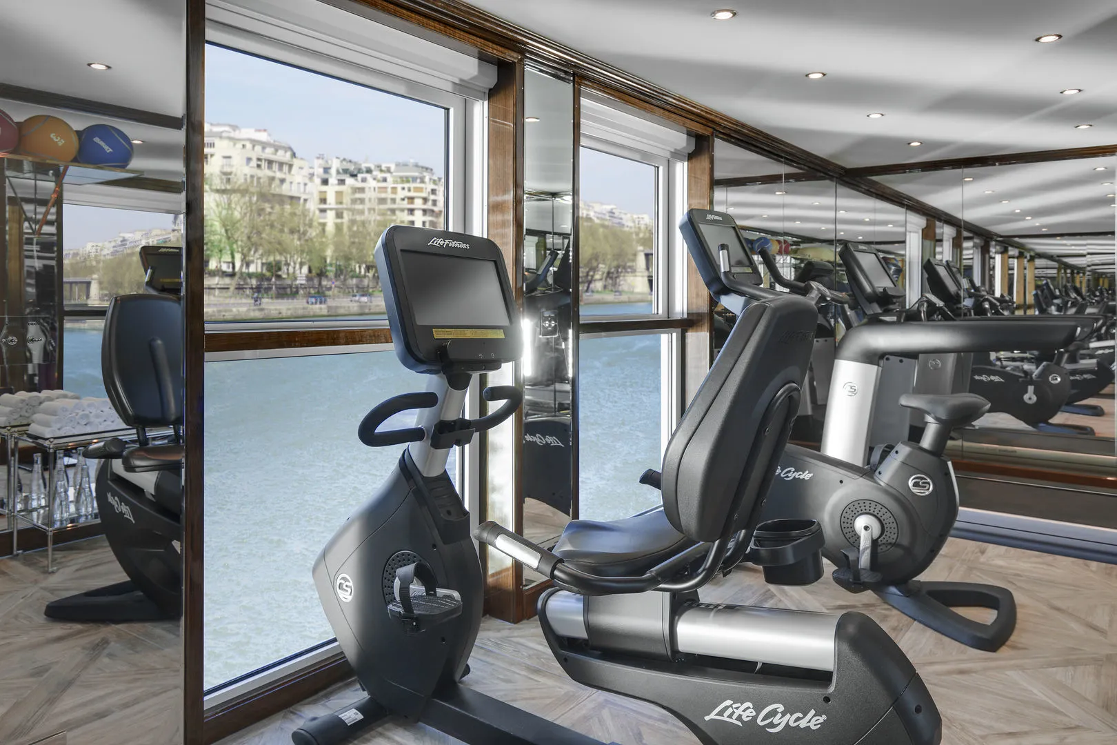 寰宇生活之樂號 7