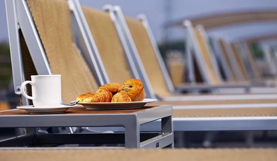 亞法隆風采號 9