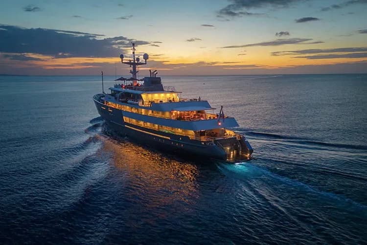 寰宇碧水號 — 寰宇河輪