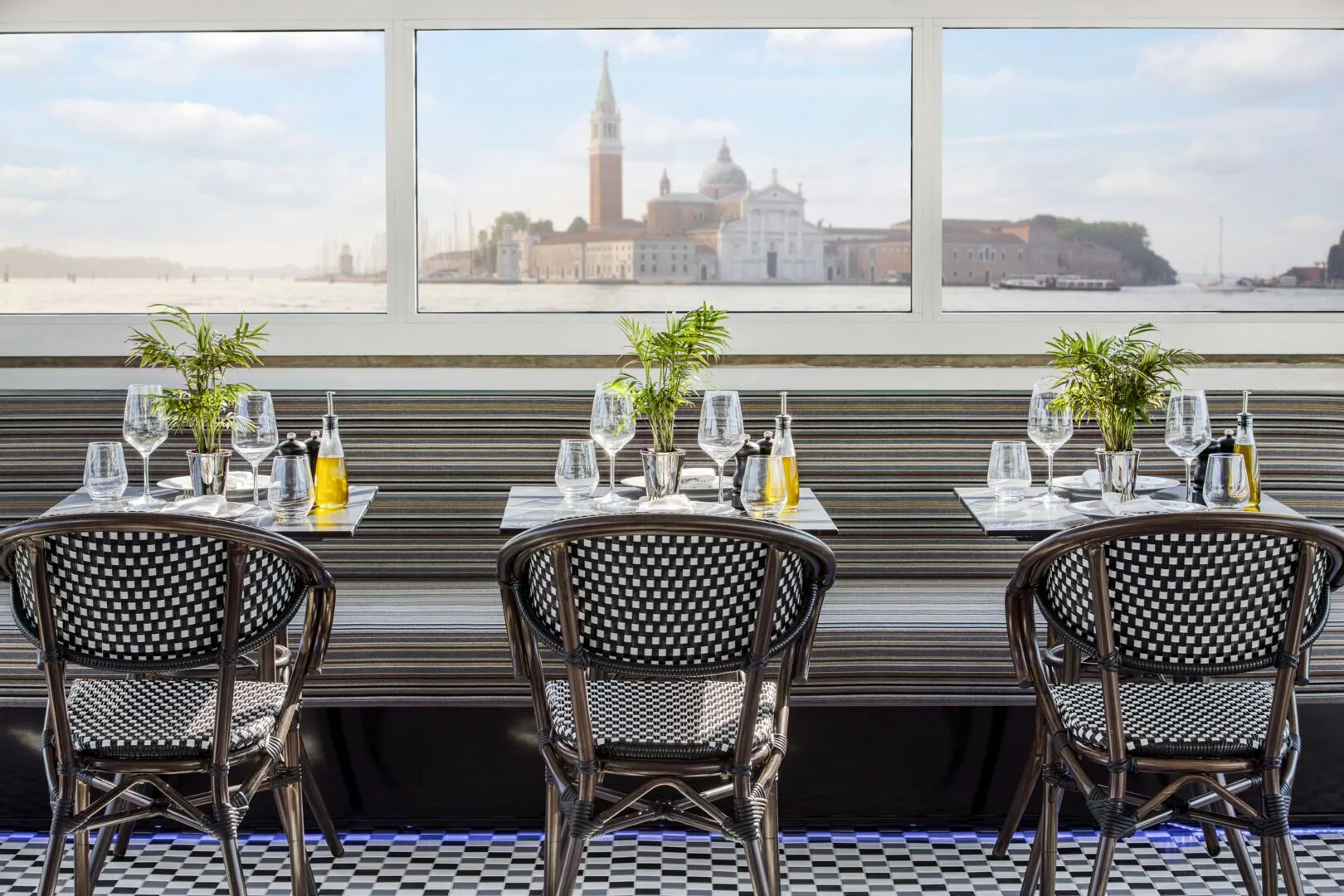 寰宇威尼斯號 1