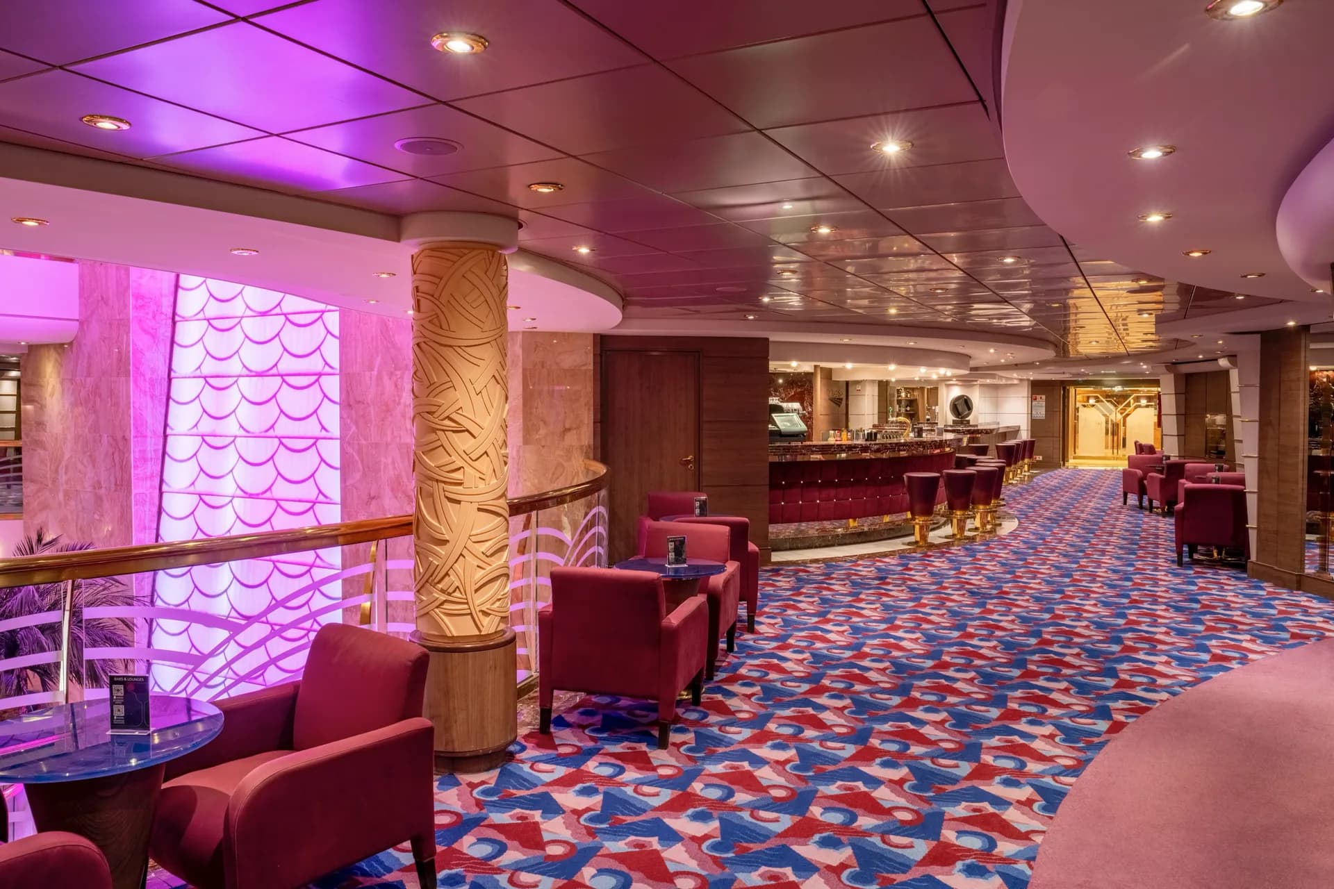 紫色酒吧與 Zaffiro 酒吧 1