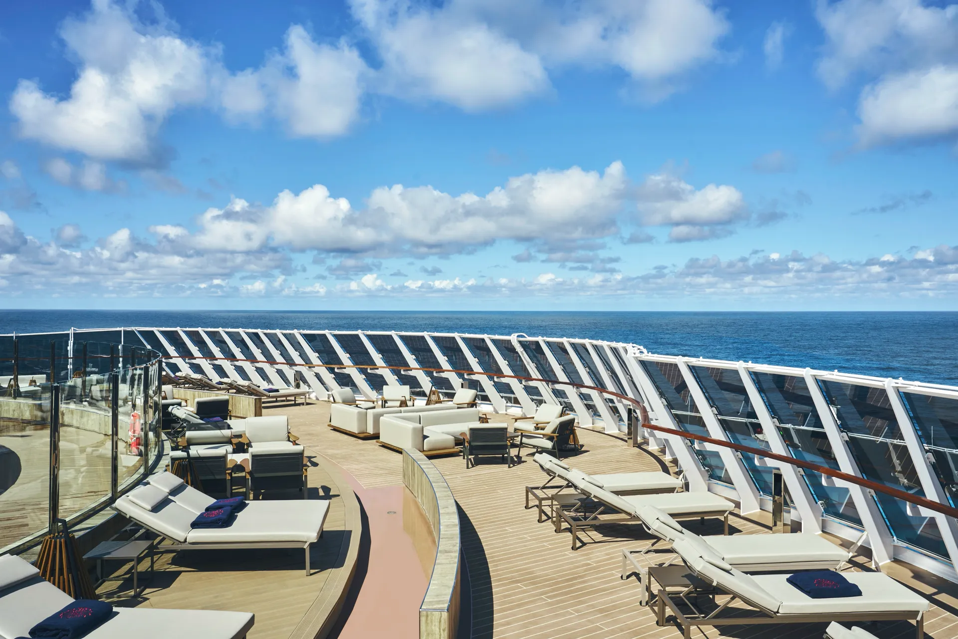 Helios Pool & Bar 海利奧斯泳池酒吧 3