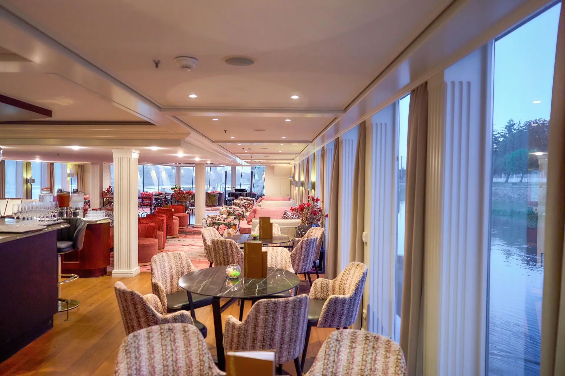 主酒廊與酒吧 3