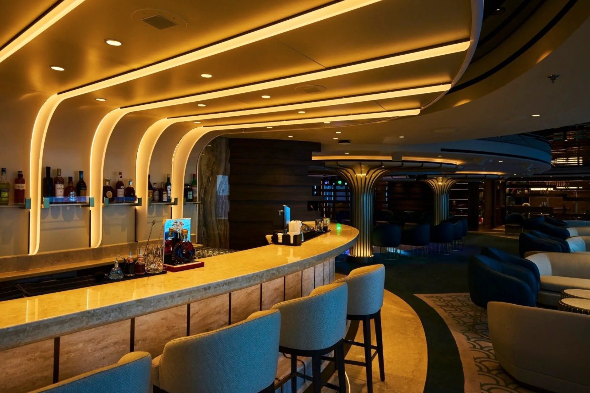 Astern Lounge 後艙酒廊 10