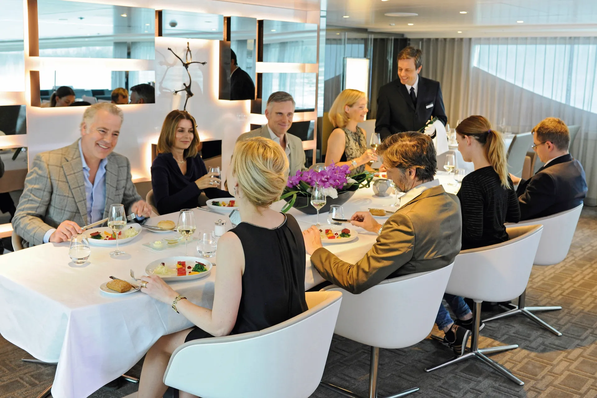 Table La Rive 河畔餐桌 2