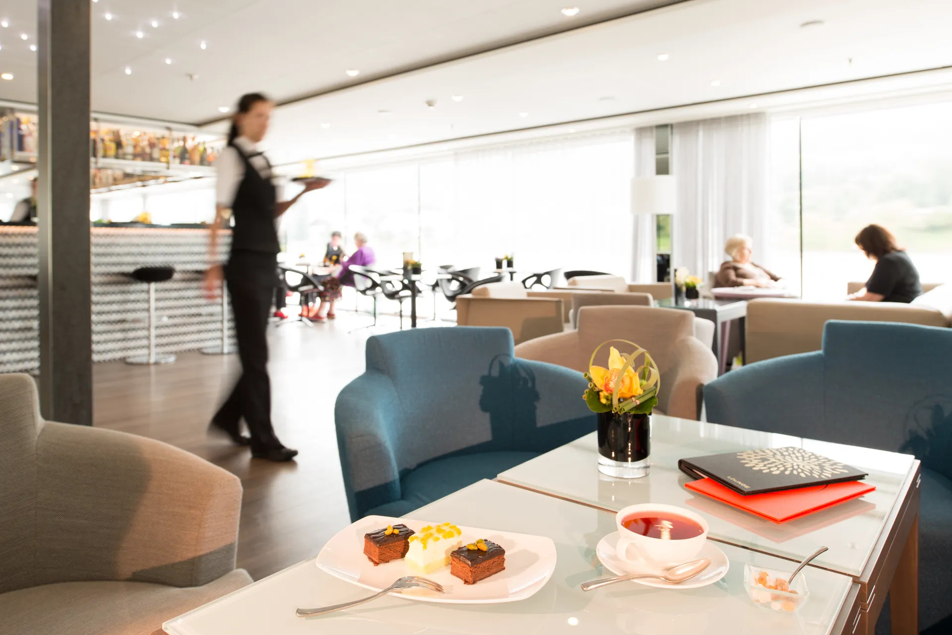 星凝藍寶石號 2