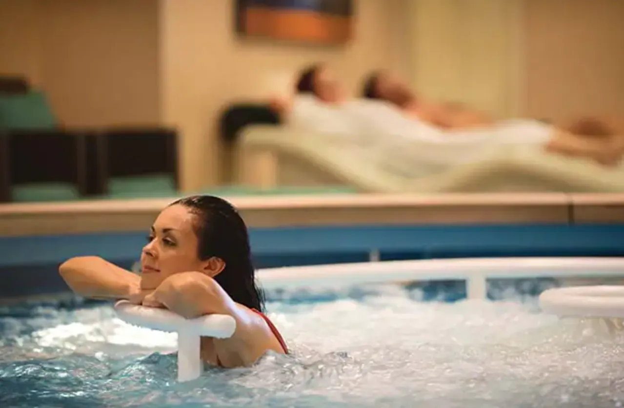 諾唯真明珠號 16