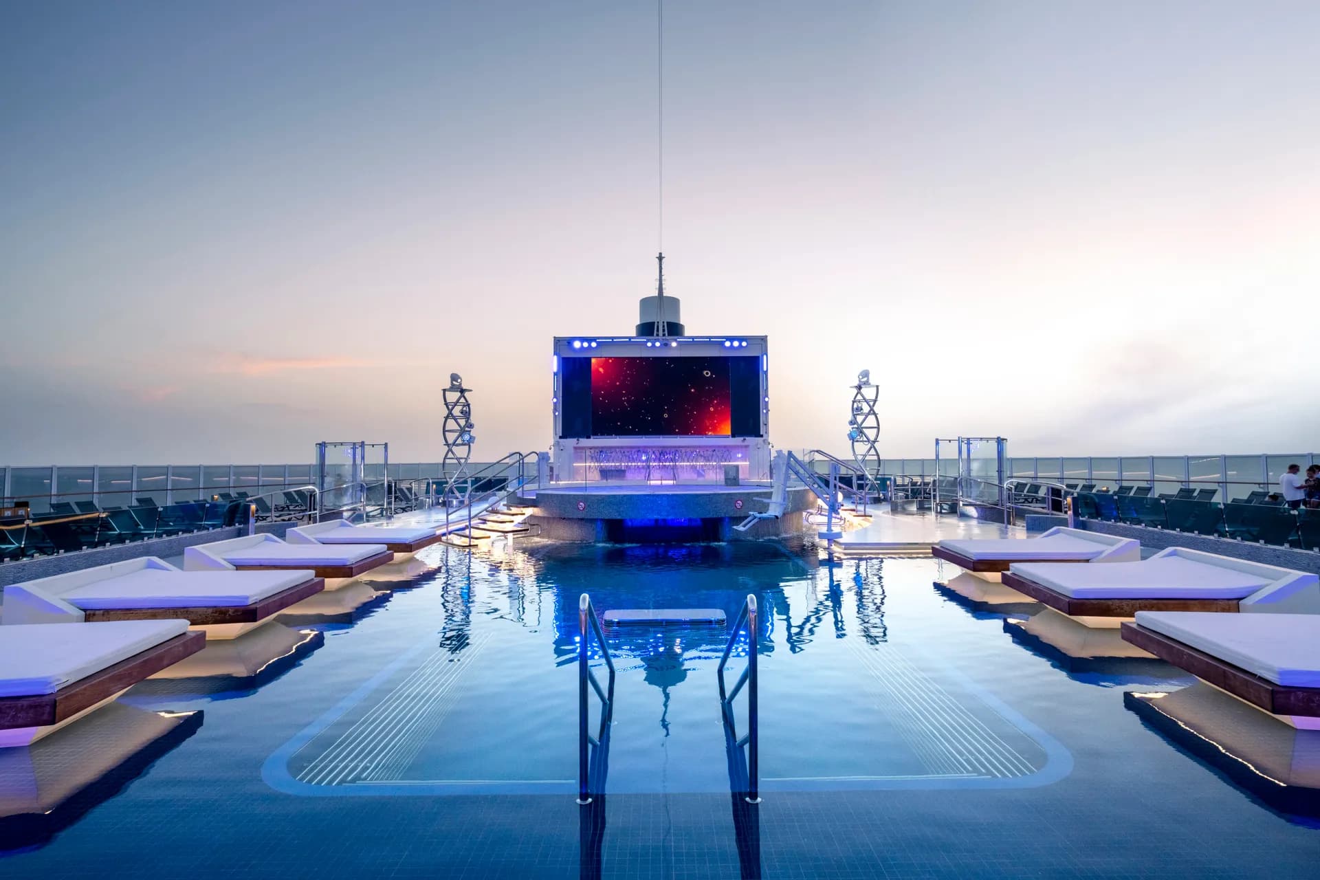 Long Island 泳池 3