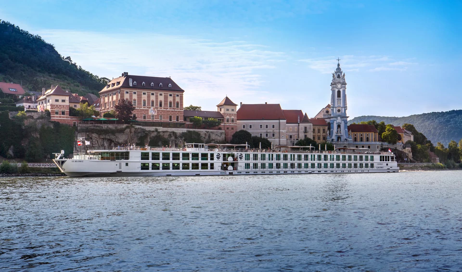 寰宇碧翠絲號 — 寰宇河輪