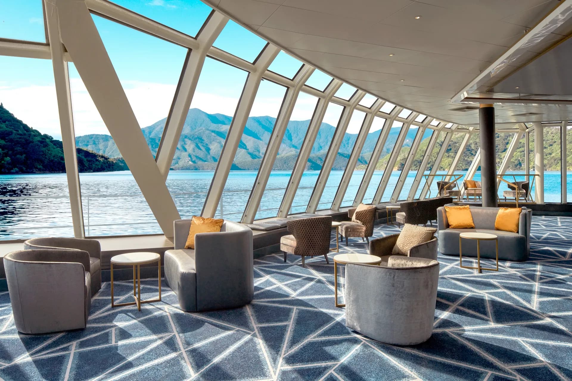 Spinnaker Lounge 風帆酒廊 1