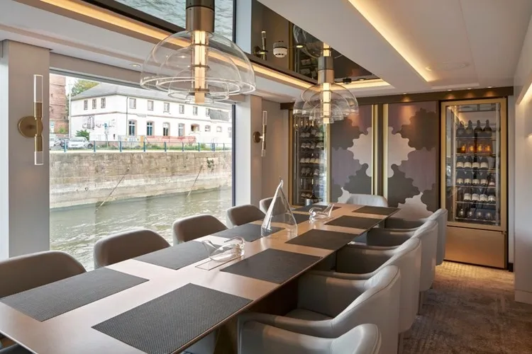 寰宇維多利亞號 13