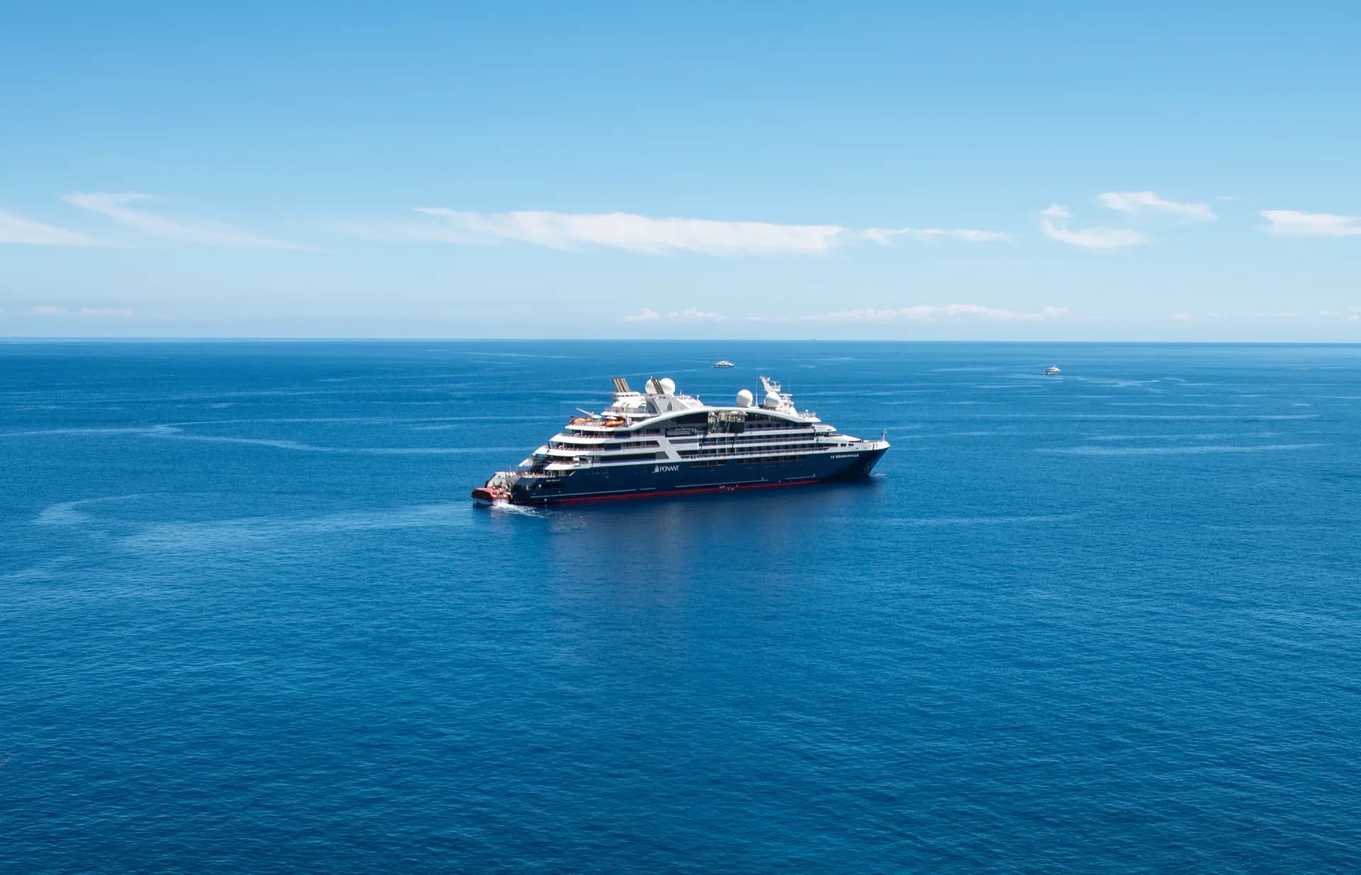 布干維爾號 — 龐洛郵輪