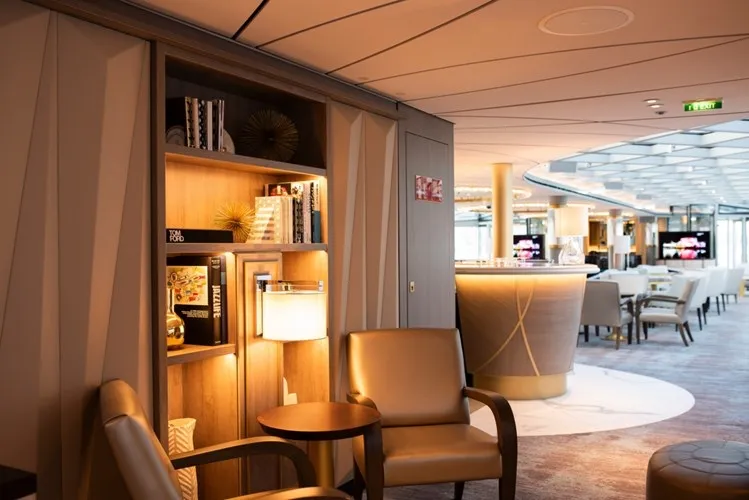 寰宇伊莉莎白號 12