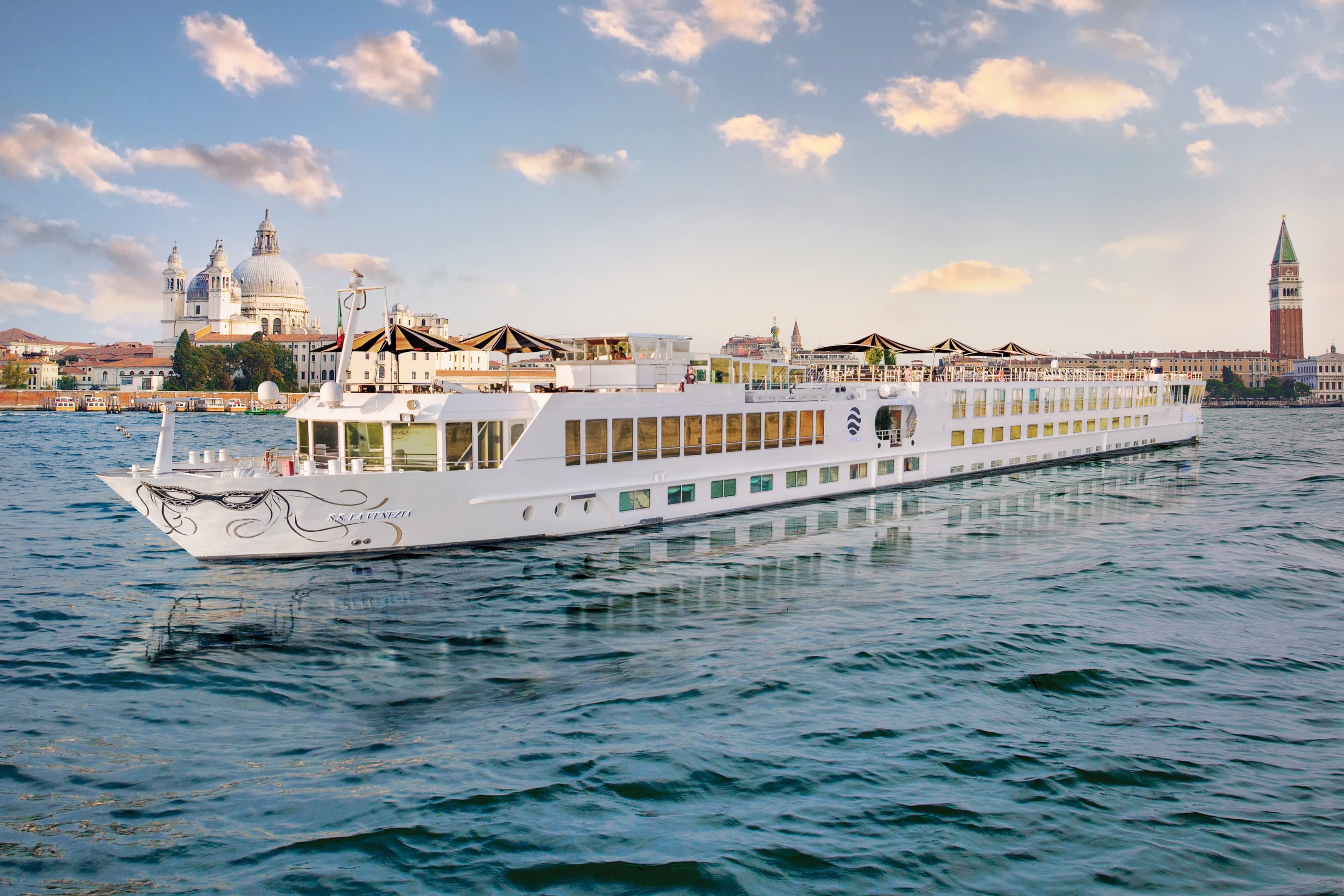 UNIWORLD Boutique River Cruises